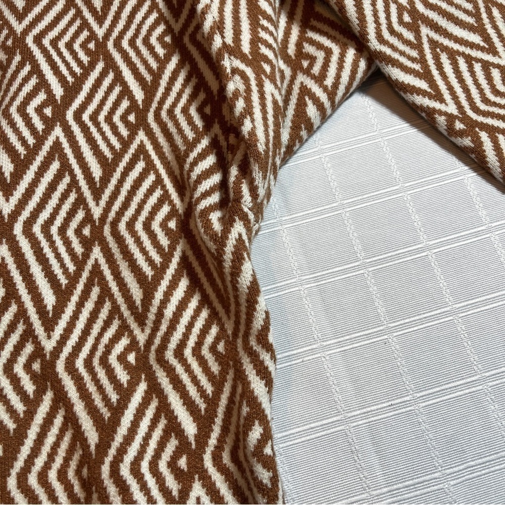 H by Halston Brown and White Geometric Sweater Women's L Teacher Office - Picture 5 of 9